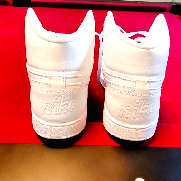 Mens Nike size 11 - Picture 2 of 5